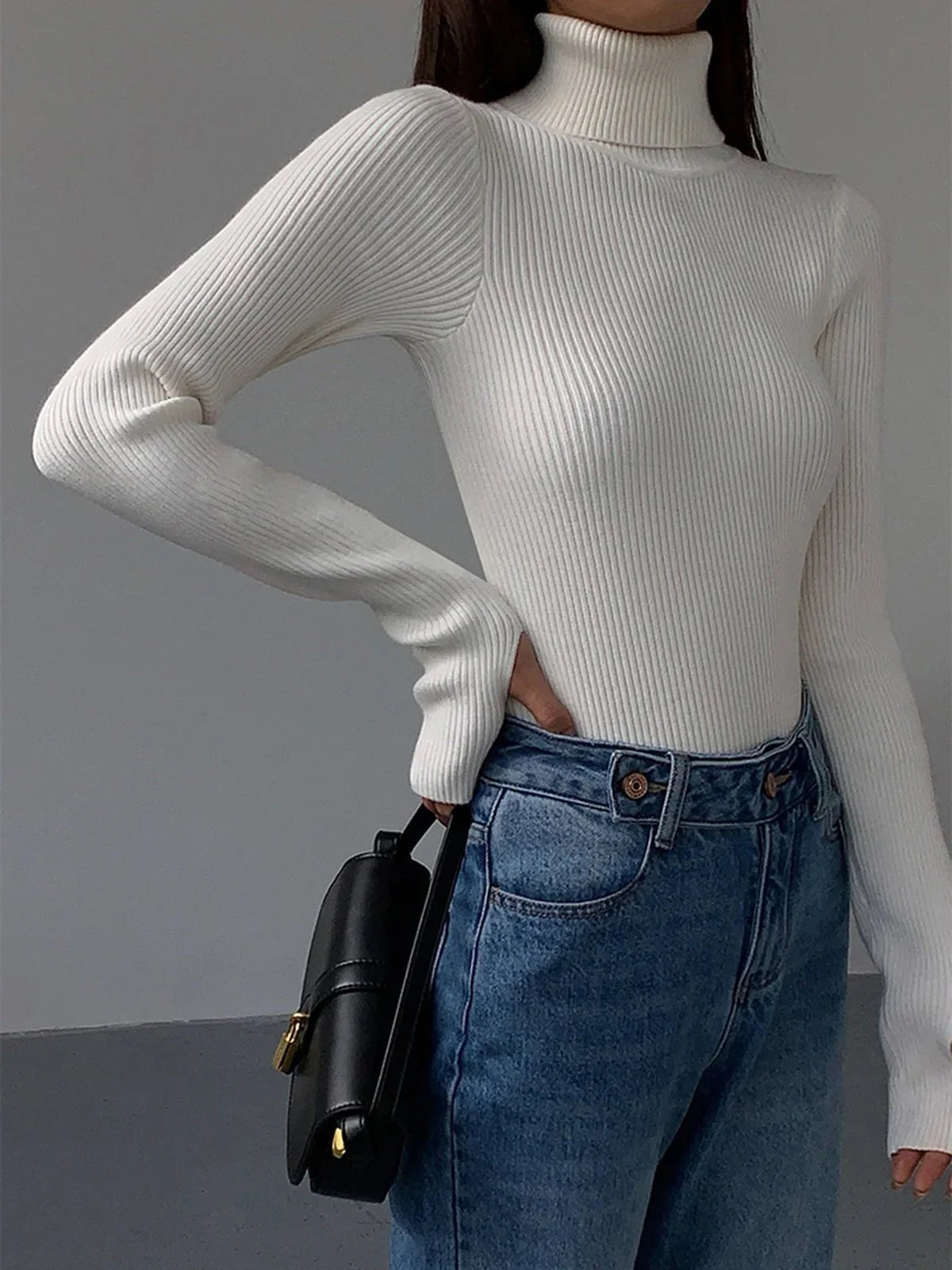 Women's ribbed turtleneck lightweight knit sweater – White