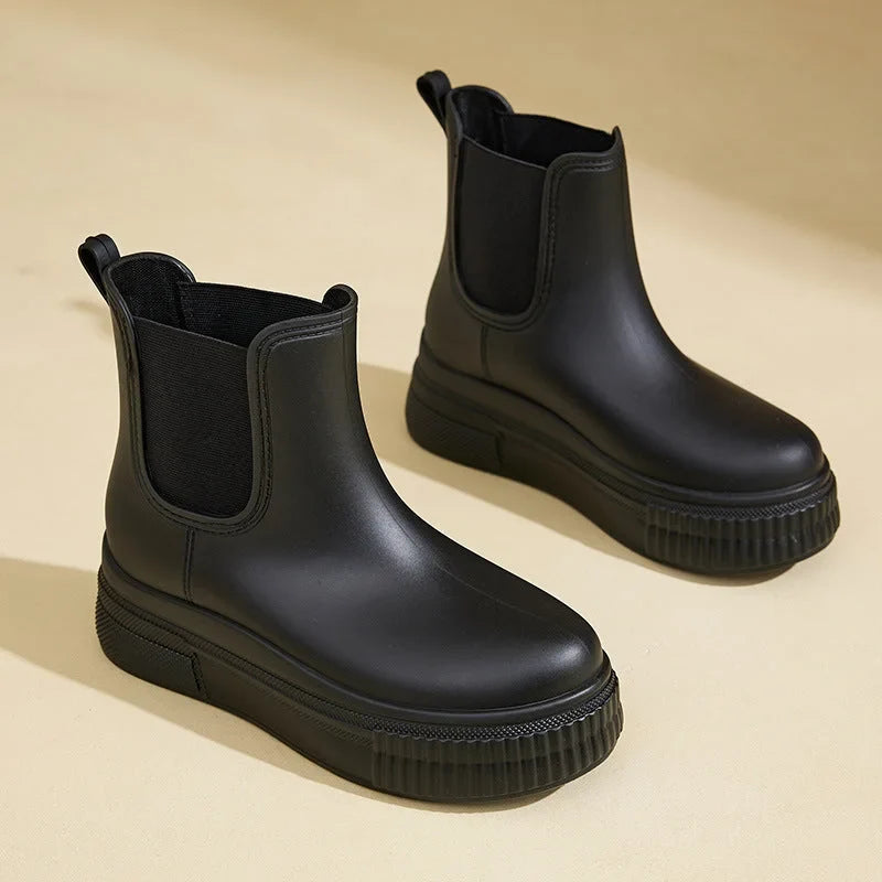 Women's rubber waterproof Chelsea rain boots with chunky platform sole – Black