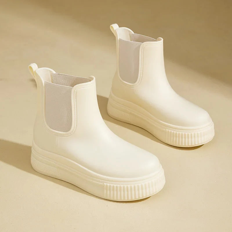 Women's rubber waterproof Chelsea rain boots with chunky platform sole – White Stamped
