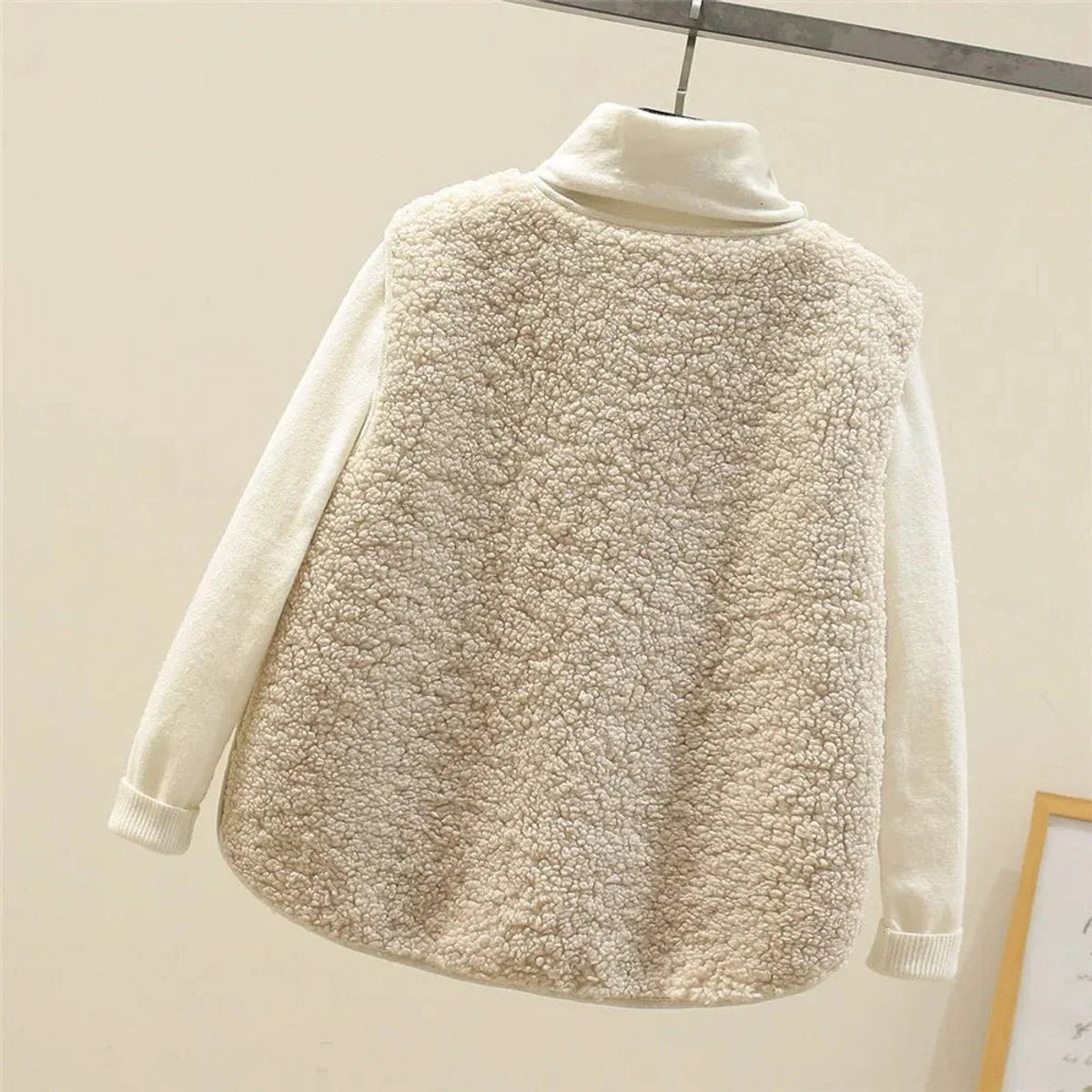 Women's sherpa fleece button-front puffer vest