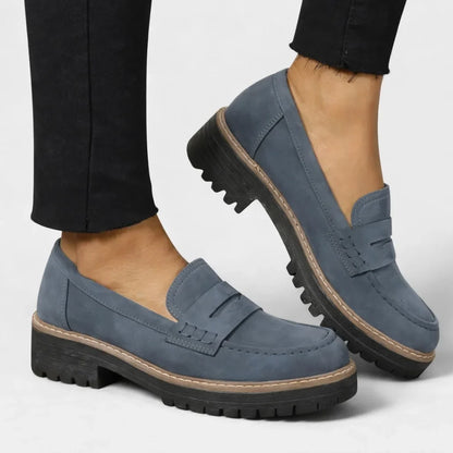 Women's slip-on faux suede comfort loafers with chunky lug sole – Blue