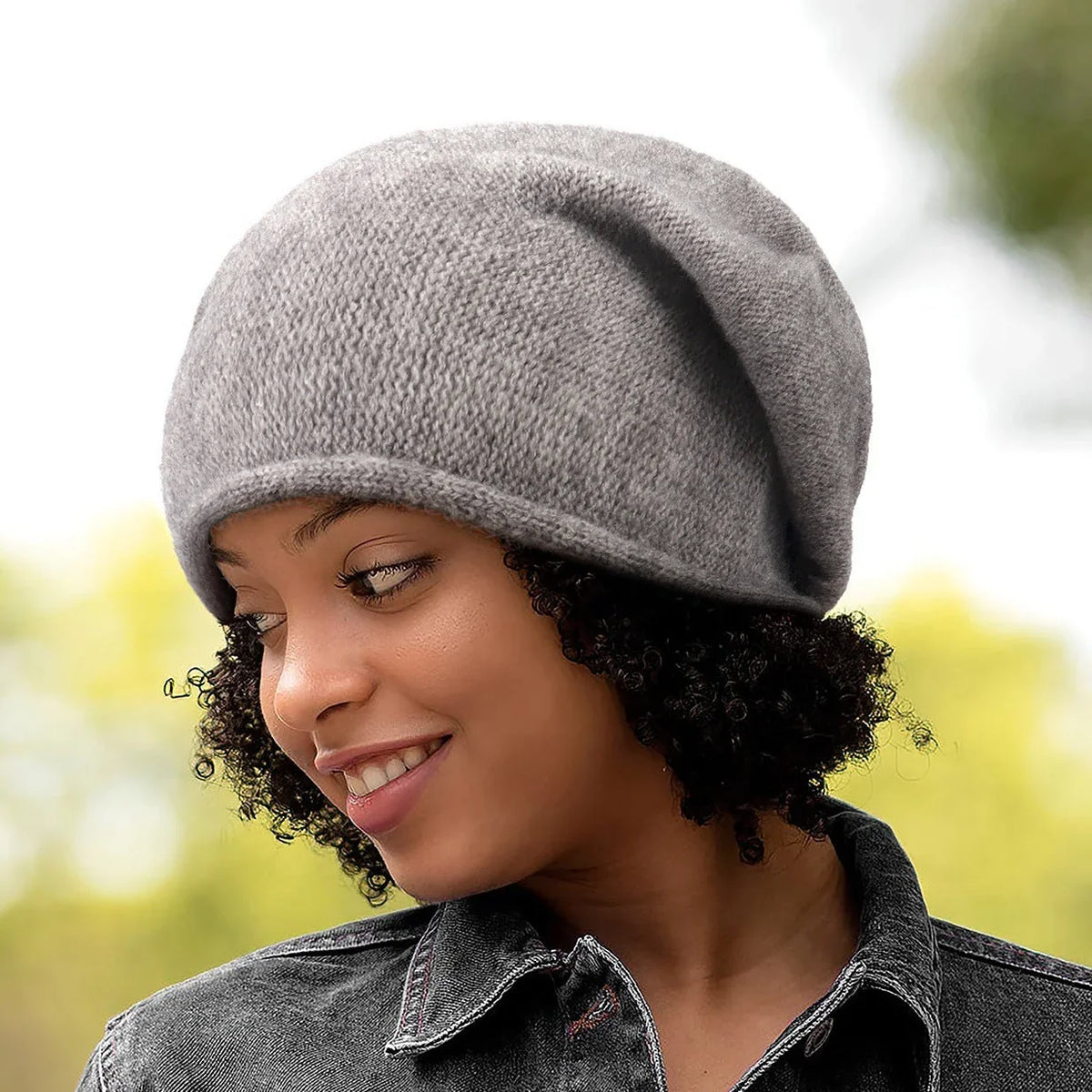 Women's soft casual relaxed-fit knit beanie with slouchy design