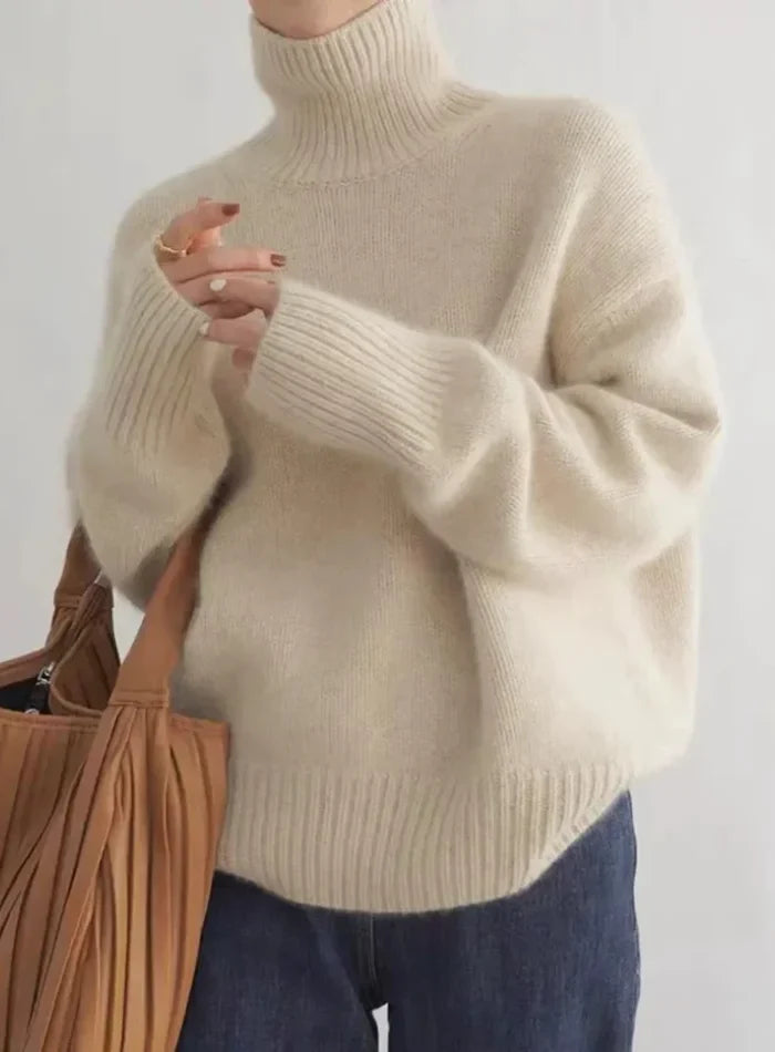 Women's soft turtleneck knit sweater with ribbed cuffs and relaxed fit – Off white