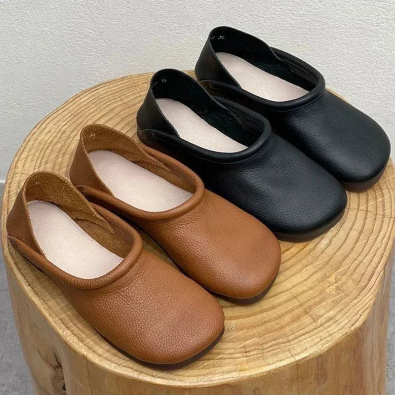 Women's soft leather sandals with low-cut slip-on round-toe