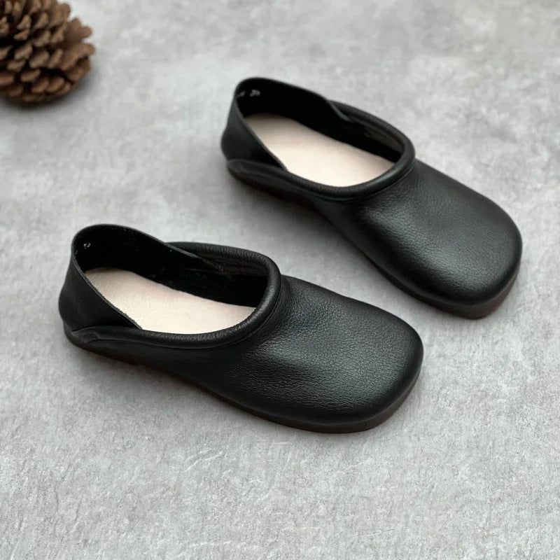 Women's soft leather sandals with low-cut slip-on round-toe – Black