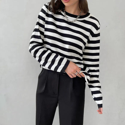 Women's striped summer long-sleeve tee shirt with relaxed crew-neck – Black