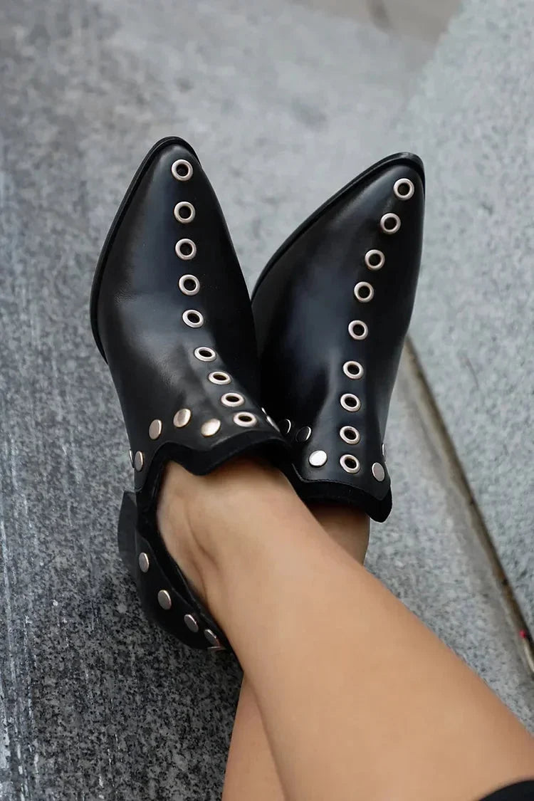 Women's studded leather pointed-toe ankle boots with wide-heel and scalloped-ankle – Black
