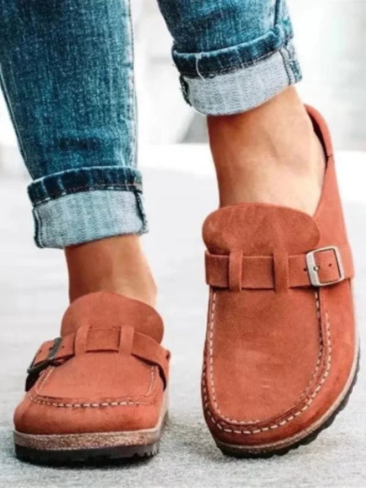 Women's suede comfort clogs with buckled strap and contrast stitching – Terracotta