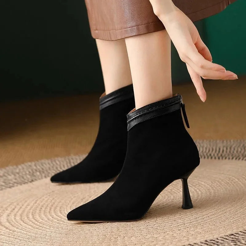 Women's suede pointed-toe ankle boots with back-zip and sculptural heel – Black