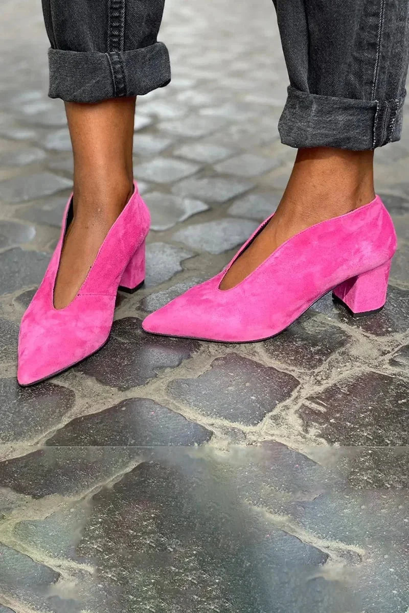 Women's suede pointed-toe pumps with V-cut vamp and block heel – Fuchsia