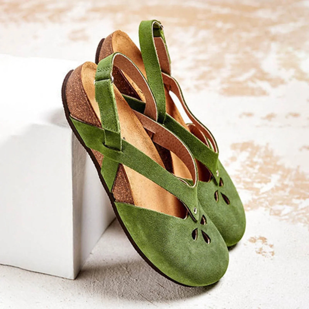 Women's suede slingback sandals with closed-toe floral cut-outs – Green