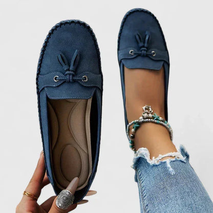 Women's suede slip-on moccasin flat loafers with tasseled bow detail – Blue