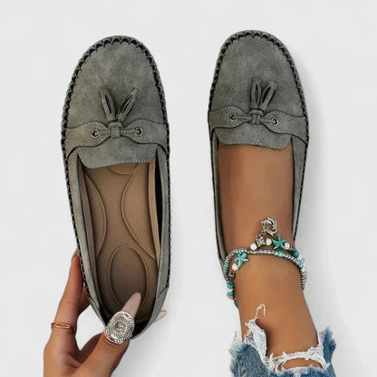 Women's suede slip-on moccasin flat loafers with tasseled bow detail – Grey