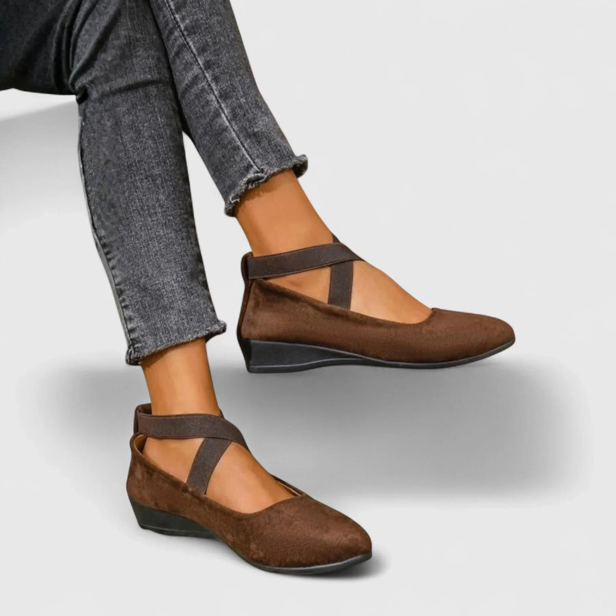 Women's suede wedge pointed-toe flats with cross-strap design – Brown