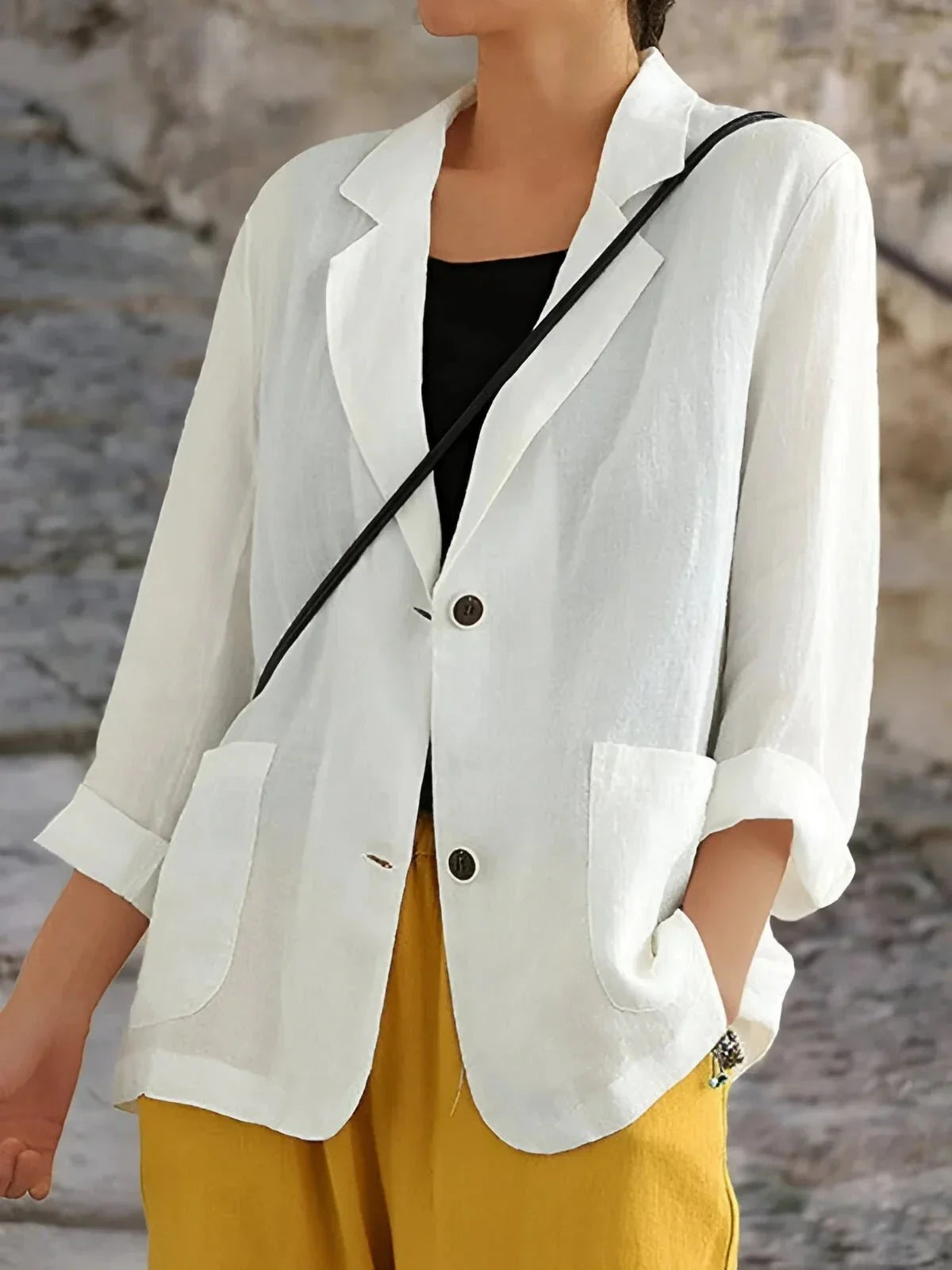 Women's tailored linen blazer with 3/4-sleeve for a lighter blazer layer – White