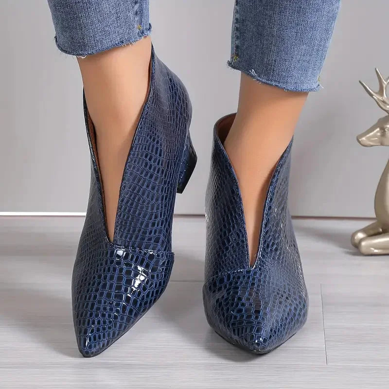 Women's textured ankle boots with V-cut opening and mid block heel – Royal Blue