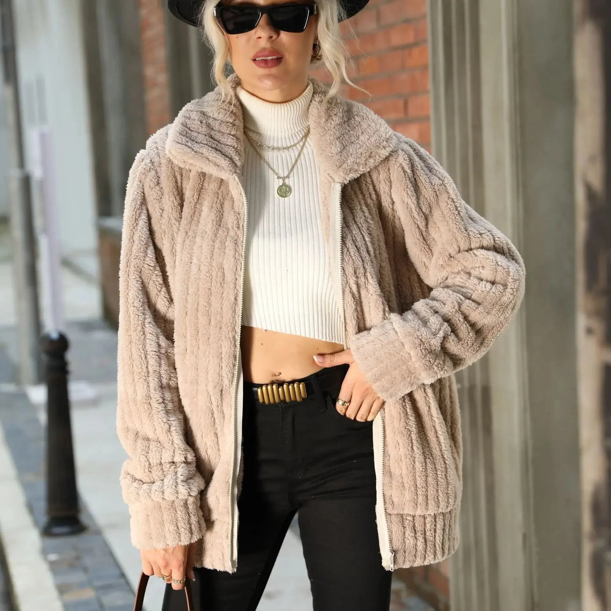 Women's textured sherpa fleece jacket with full-zip and wide collar