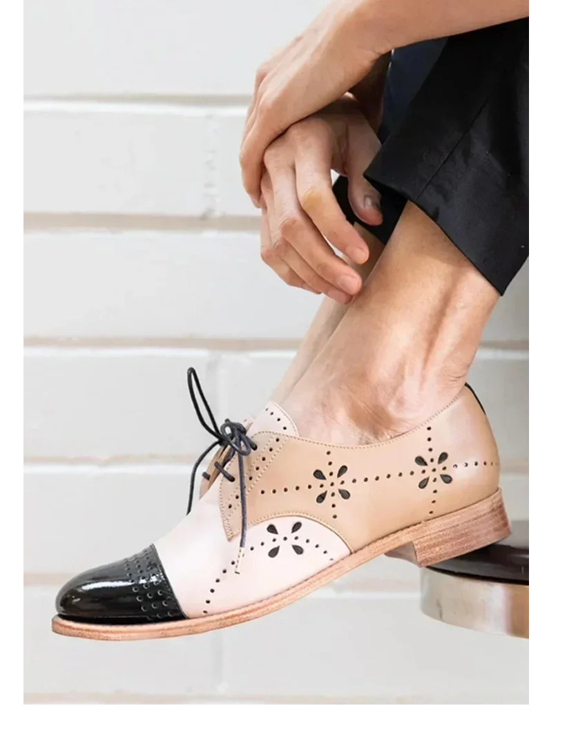 Women's two-tone leather oxford shoes with lace-up perforated design and low heel – Khaki