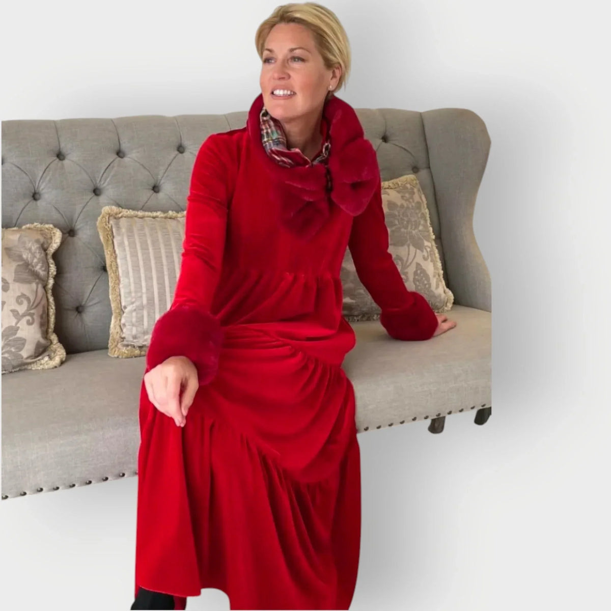 Women's velvet tiered midi dress with V-neck and long-sleeve design – Red