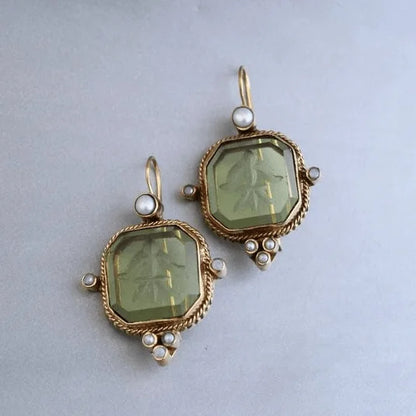 Women's vintage tone octagonal earrings with carved and pearls – Green