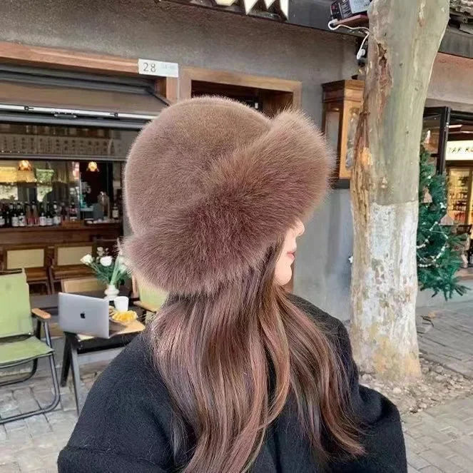 Women's warm fluffy faux fur winter hat with wide cuffed brim – Light Brown
