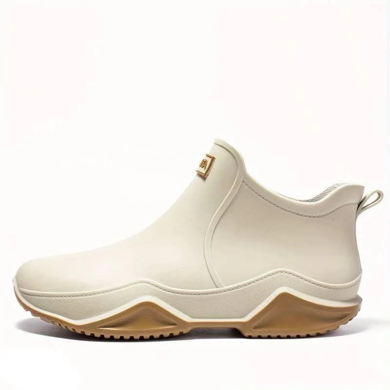 Women's waterproof comfort boots with pull-on tab and contrast sole – Beige
