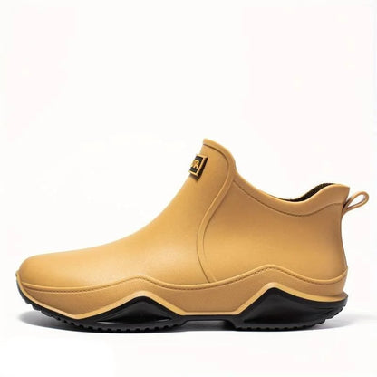 Women's waterproof comfort boots with pull-on tab and contrast sole – Brown