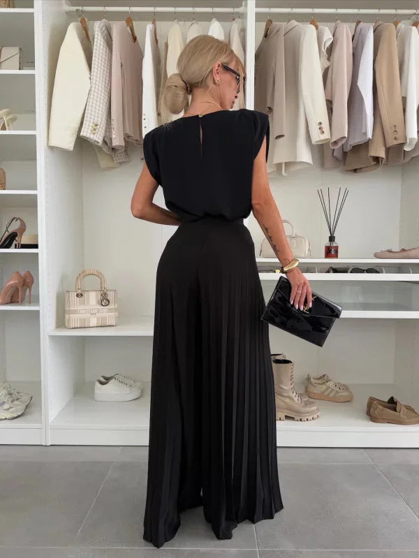 Women's pants set with cap-sleeve top and wide-leg pleated pants