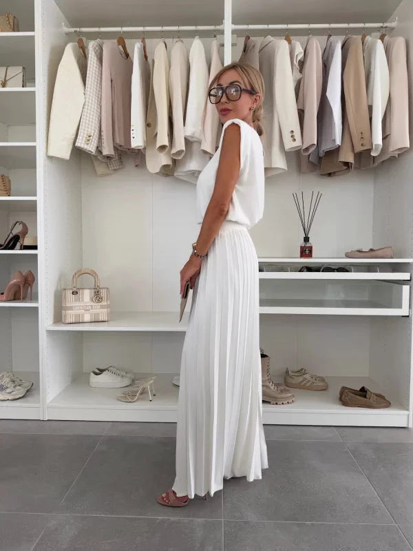 Women's pants set with cap-sleeve top and wide-leg pleated pants