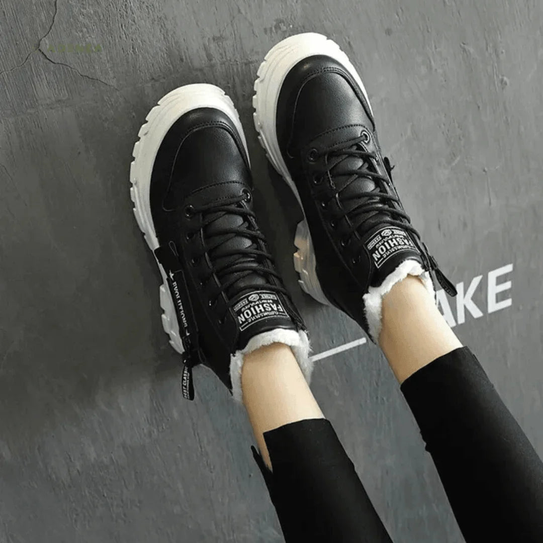 Women's winter faux fur-lined lace-up ankle boots with chunky sole