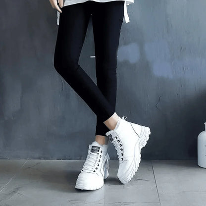 Women's winter faux fur-lined lace-up ankle boots with chunky sole